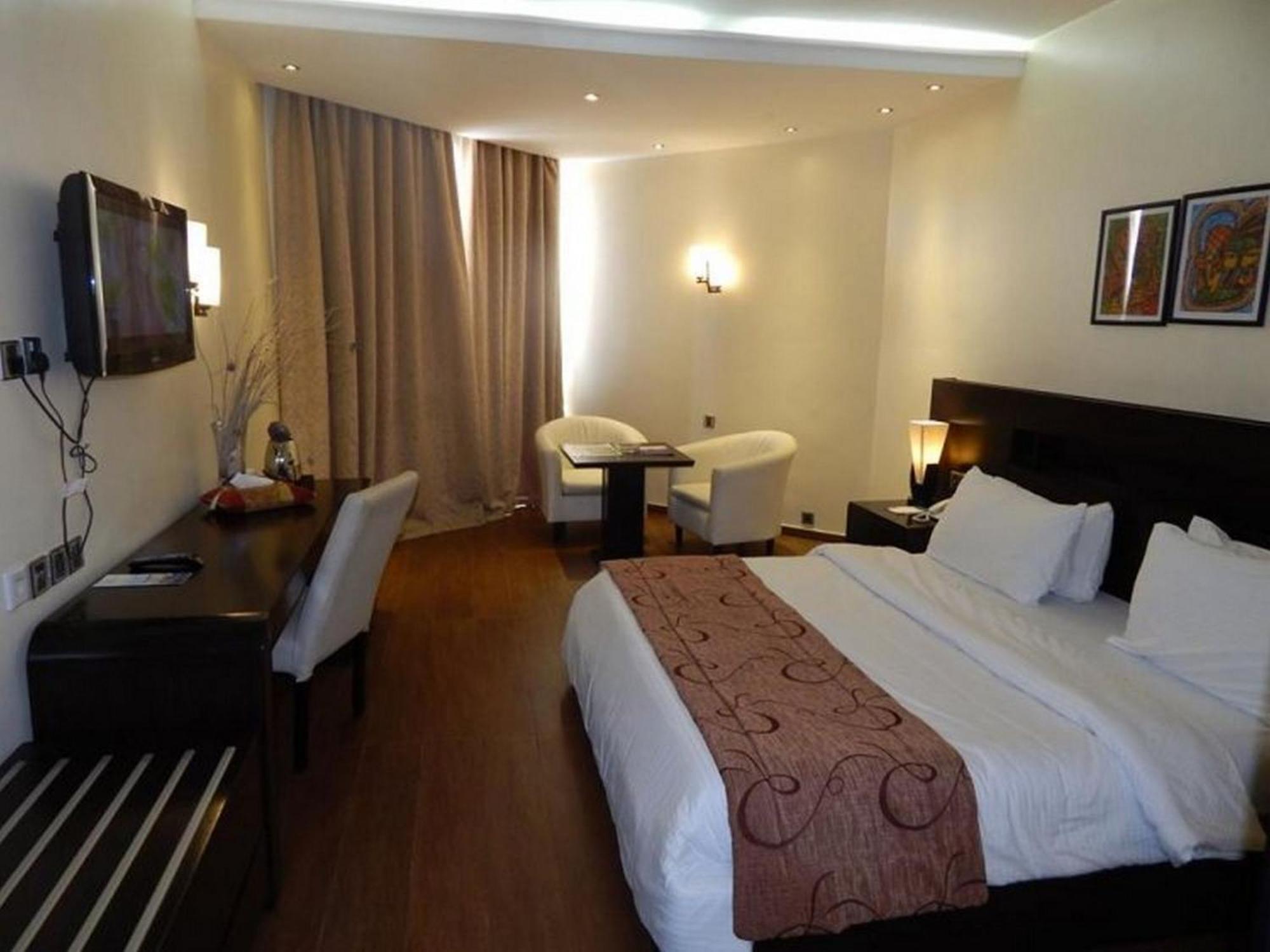 Room In Lodge - Hotel Presidential Port Harcourt Ngoại thất bức ảnh