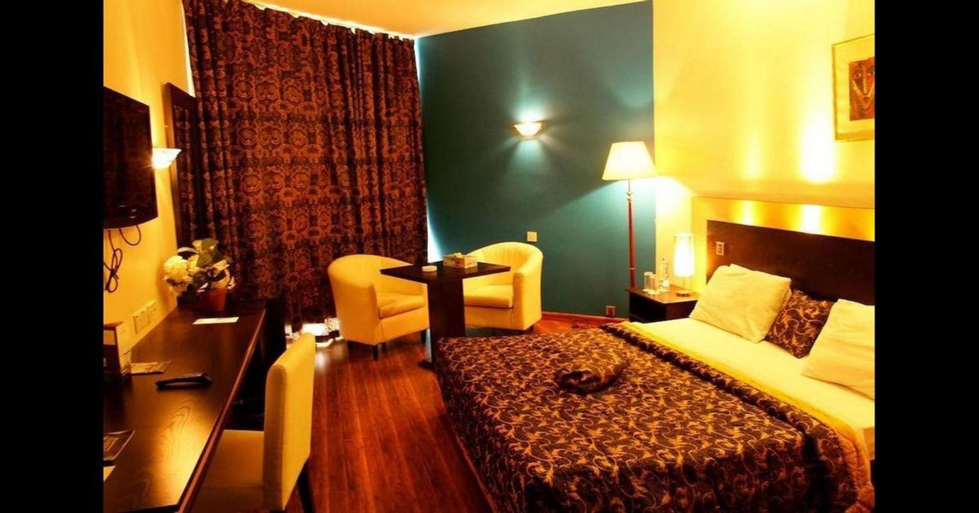 Room In Lodge - Hotel Presidential Port Harcourt Ngoại thất bức ảnh