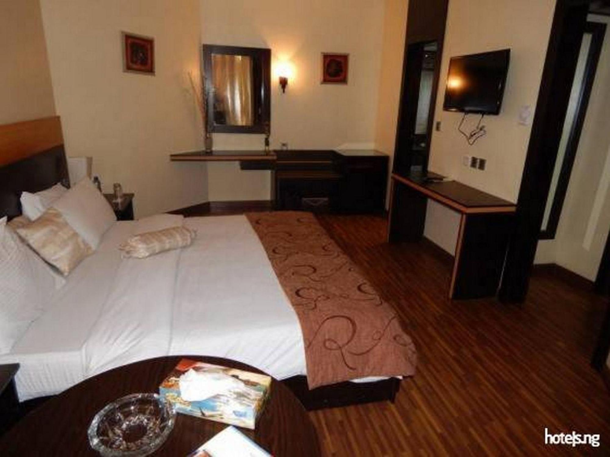 Room In Lodge - Hotel Presidential Port Harcourt Ngoại thất bức ảnh